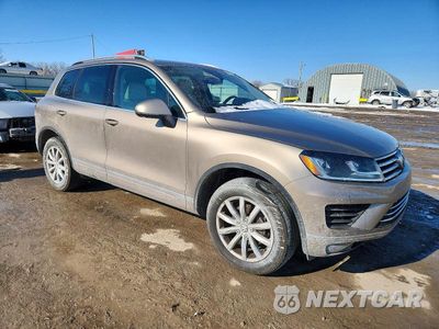 Czwarte zdjęcie samochodu z boku: 2016 VOLKSWAGEN TOUAREG SPORT VIN:WVGEF9BP9GD012536 - miniatura