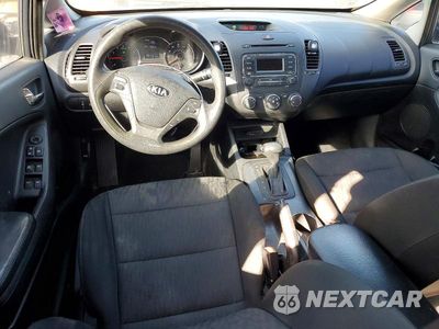 Zdjęcie 8 z 12 samochodu: 2016 KIA FORTE LX VIN:KNAFK4A6XG5551920 - miniatura