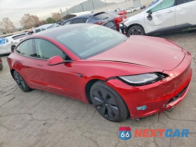 Czwarte zdjęcie samochodu z boku: 2025 TESLA MODEL 3 VIN:5YJ3E1EA2SF013407 - miniatura