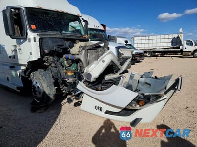 Zdjęcie 9 z 10 samochodu: 2018 VOLVO VNL SEMI TRUCK VIN:4V4NC9EHXJN899555 - miniatura