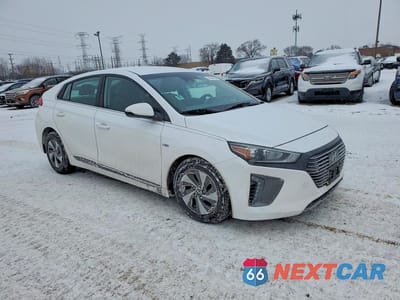 Czwarte zdjęcie samochodu z boku: 2018 HYUNDAI IONIQ VIN:KMHC75LC8JU067379 - miniatura