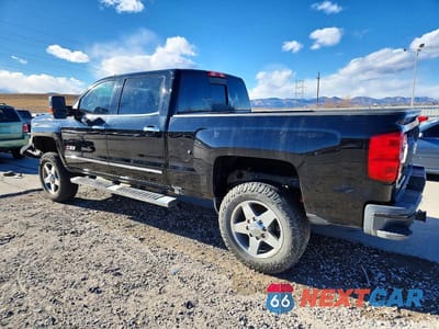 Drugie zdjęcie samochodu z przodu: 2017 CHEVROLET SILVERADO K2500 HEAVY DUTY LTZ VIN:1GC1KWEY5HF244865 - miniatura