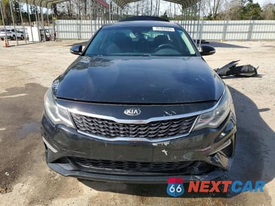 Piąte zdjęcie samochodu w środku: 2019 KIA OPTIMA LX VIN:5XXGT4L3XKG343564 - miniatura