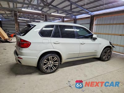 Trzecie zdjęcie samochodu z tyłu: 2011 BMW X5 XDRIVE50I VIN:5UXZV8C56BL417671 - miniatura