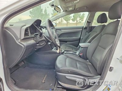 Zdjęcie 7 z 12 samochodu: 2019 HYUNDAI ELANTRA SE VIN:5NPD74LF5KH440130 - miniatura