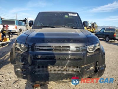 Piąte zdjęcie samochodu w środku: 2024 LAND ROVER DEFENDER 110 VIN:SALEBEEE2R2316267 - miniatura