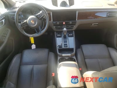 Zdjęcie 8 z 13 samochodu: 2024 PORSCHE MACAN GTS VIN:WP1AF2A52RLB56348 - miniatura