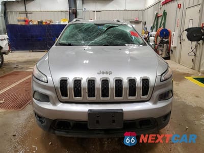 Piąte zdjęcie samochodu w środku: 2015 JEEP CHEROKEE LATITUDE VIN:1C4PJLCB0FW732662 - miniatura