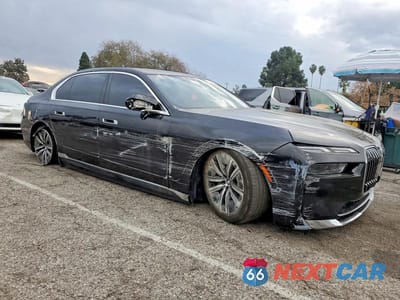 Czwarte zdjęcie samochodu z boku: 2024 BMW I7 EDRIVE50 VIN:WBY43EJ09RCR60139 - miniatura