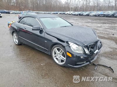 Czwarte zdjęcie samochodu z boku: 2012 MERCEDES BENZ E 350 VIN:WDDKK5KF2CF135196 - miniatura