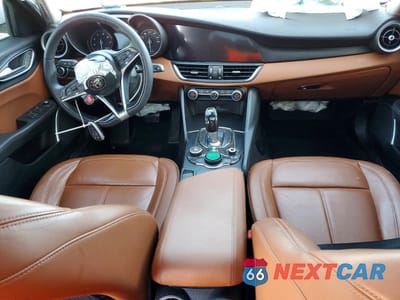 Zdjęcie 8 z 14 samochodu: 2018 ALFA ROMEO GIULIA Q4 VIN:ZARFAEDN1J7573529 - miniatura