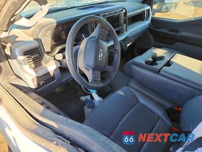 Zdjęcie 8 z 12 samochodu: 2024 FORD F350 SUPER DUTY FLATBED TRUCK VIN:1FD8W3FN2REE85405 - miniatura