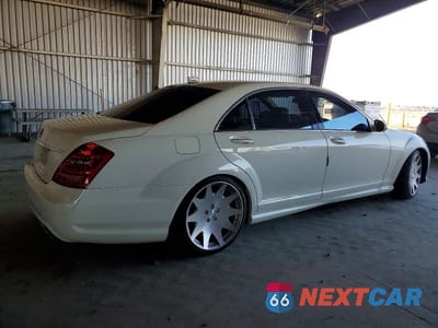 Trzecie zdjęcie samochodu z tyłu: 2008 MERCEDES-BENZ S 550 VIN:WDDNG71X78A199937 - miniatura