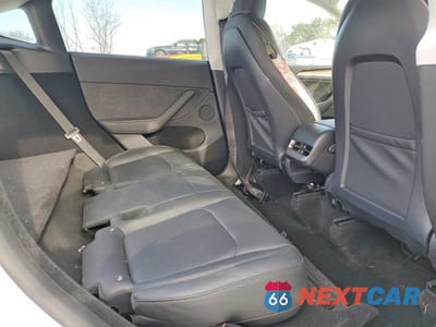Zdjęcie 10 z 13 samochodu: 2024 TESLA MODEL Y VIN:7SAYGDED6RA318642 - miniatura