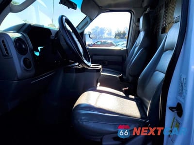 Zdjęcie 7 z 13 samochodu: 2013 FORD E250 UTILITY / SERVICE VAN VIN:1FTNE2EW6DDA18260 - miniatura