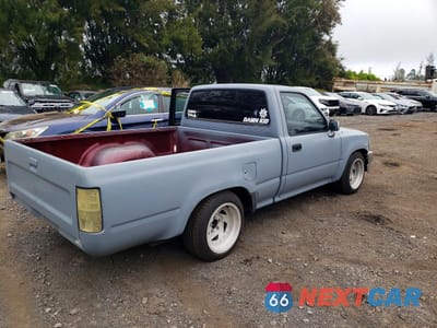 Trzecie zdjęcie samochodu z tyłu: 1993 TOYOTA PICKUP 1/2 TON SHORT WHEELBASE STB VIN:4TARN81A3PZ074710 - miniatura