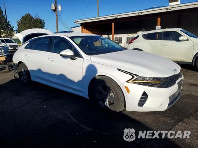 Czwarte zdjęcie samochodu z boku: 2022 KIA K5 LXS VIN:5XXG14J23NG165209 - miniatura