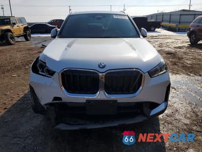 Piąte zdjęcie samochodu w środku: 2023 BMW X1 XDRIVE28I VIN:WBX73EF00P5X45437 - miniatura