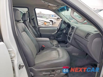 Zdjęcie 7 z 13 samochodu: 2002 MERCURY MOUNTAINEER VIN:4M2ZU86W32ZJ13701 - miniatura
