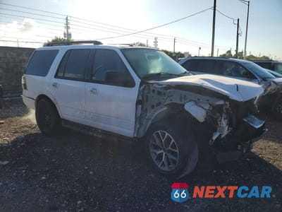 Czwarte zdjęcie samochodu z boku: 2015 FORD EXPEDITION XLT VIN:1FMJU1HT1FEF18896 - miniatura