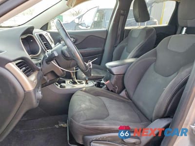 Zdjęcie 7 z 14 samochodu: 2017 JEEP CHEROKEE LATITUDE VIN:1C4PJMCB5HD227737 - miniatura