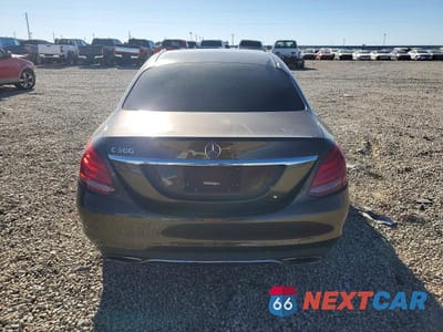 Zdjęcie 6 z 11 samochodu: 2016 MERCEDES-BENZ C 300 4MATIC VIN:55SWF4KB2GU117006 - miniatura