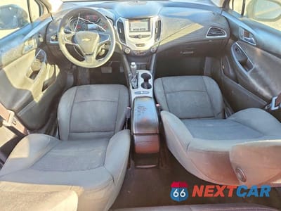 Zdjęcie 8 z 11 samochodu: 2017 CHEVROLET CRUZE LS VIN:1G1BC5SM4H7210559 - miniatura