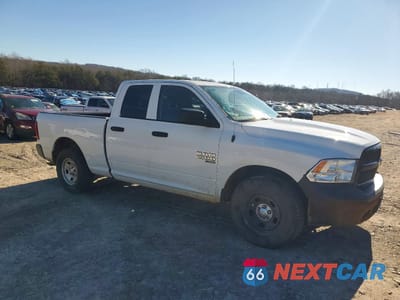 Czwarte zdjęcie samochodu z boku: 2019 RAM 1500 CLASSIC TRADESMAN VIN:1C6RR6FG9KS710503 - miniatura