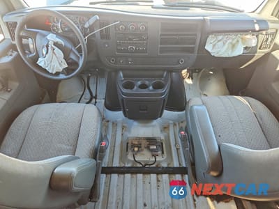 Zdjęcie 8 z 14 samochodu: 2011 CHEVROLET EXPRESS G3500 LT VIN:1GAZG1FG7B1146432 - miniatura