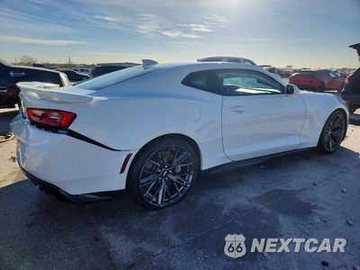 Trzecie zdjęcie samochodu z tyłu: 2018 CHEVROLET CAMARO ZL1 VIN:1G1FK1R69J0147803 - miniatura