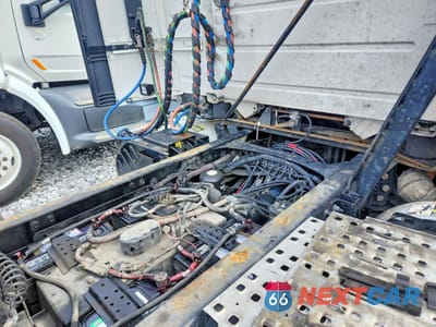 Zdjęcie 6 z 10 samochodu: 2017 VOLVO VNL SEMI TRUCK VIN:4V4N39TG6HN988091 - miniatura