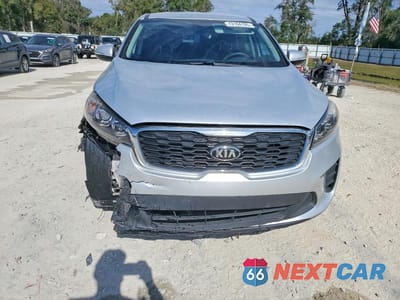Piąte zdjęcie samochodu w środku: 2019 KIA SORENTO L VIN:5XYPG4A34KG581879 - miniatura