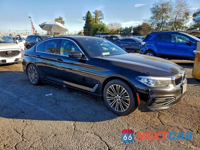 Czwarte zdjęcie samochodu z boku: 2019 BMW 530E VIN:WBAJA9C5XKB392700 - miniatura