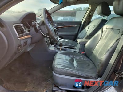 Zdjęcie 7 z 12 samochodu: 2014 LINCOLN MKZ VIN:3LNHL2GC2AR646482 - miniatura