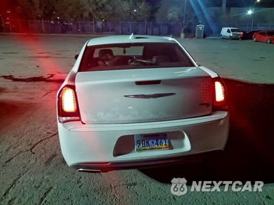 Zdjęcie 6 z 14 samochodu: 2019 CHRYSLER 300 S VIN:2C3CCABG3KH708086 - miniatura