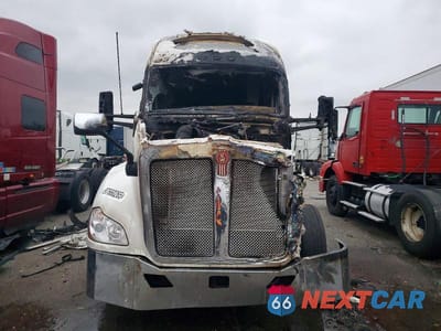 Zdjęcie 9 z 10 samochodu: 2022 KENWORTH T680 SEMI TRUCK VIN:1XKYDP9X0NJ102016 - miniatura