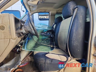 Zdjęcie 7 z 13 samochodu: 2003 CHEVROLET SILVERADO K3500 VIN:1GCJK39U43E207908 - miniatura