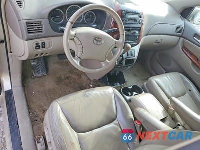 Zdjęcie 8 z 13 samochodu: 2005 TOYOTA SIENNA XLE 7 PASSENGER VIN:5TDBA22C35S032020 - miniatura