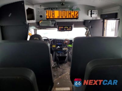 Piąte zdjęcie samochodu w środku: 2011 CHEVROLET EXPRESS SCHOOL BUS VIN:1GB3G3BG6B1172376 - miniatura