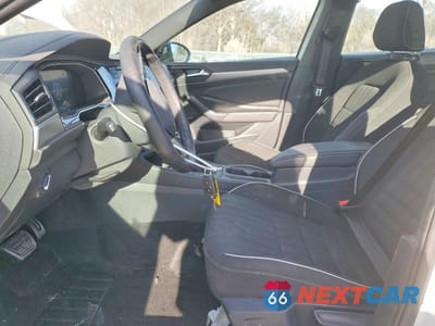 Zdjęcie 7 z 11 samochodu: 2024 VOLKSWAGEN JETTA SPORT VIN:3VWBM7BU7RM087473 - miniatura