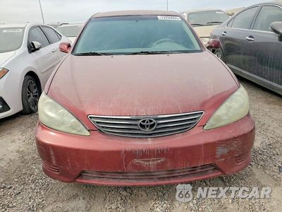 Piąte zdjęcie samochodu w środku: 2005 TOYOTA CAMRY LE VIN:4T1BE32K05U049088 - miniatura