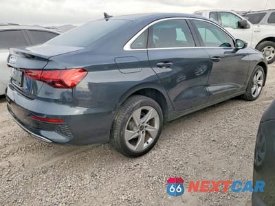 Trzecie zdjęcie samochodu z tyłu: 2024 AUDI A3 PREMIUM VIN:WAUAUDGYXRA018036 - miniatura