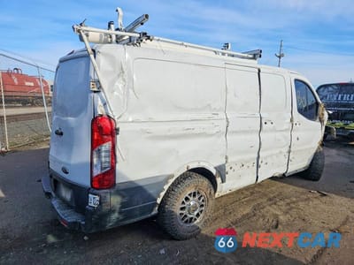 Trzecie zdjęcie samochodu z tyłu: 2018 FORD TRANSIT T-150 VIN:1FTYE1ZM8JKA47718 - miniatura