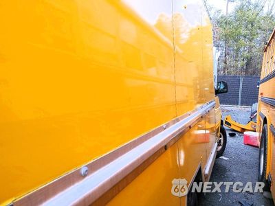 Zdjęcie 10 z 12 samochodu: 2022 GMC SAVANA G3500 - BOX TRUCK *** PRIOR FLEET *** VIN:1GD07RFP7N1164668 - miniatura