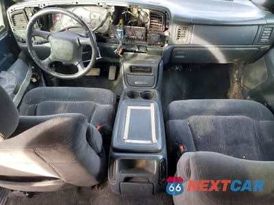 Zdjęcie 8 z 11 samochodu: 2001 CHEVROLET SILVERADO K1500 VIN:2GCEK19T811302239 - miniatura