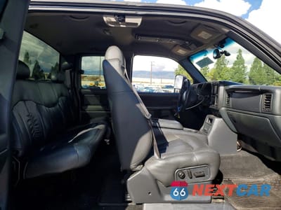 Zdjęcie 10 z 14 samochodu: 2002 CHEVROLET SILVERADO K2500 HEAVY DUTY VIN:1GCHK29142E110589 - miniatura