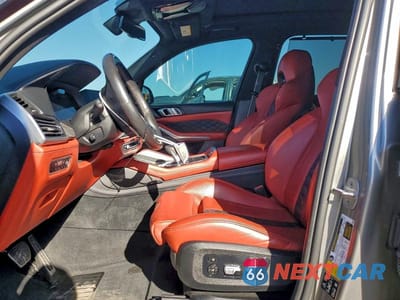 Zdjęcie 7 z 12 samochodu: 2022 BMW X5 M VIN:5YMJU0C02N9L56562 - miniatura
