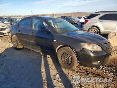 Czwarte zdjęcie samochodu z boku: 2008 MAZDA 3 I VIN:JM1BK12F581175778 - miniatura