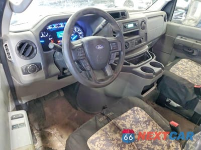 Zdjęcie 8 z 13 samochodu: 2021 FORD ECONOLINE E350 SUPER DUTY CUTAWAY VAN VIN:1FDWE3FK2MDC41834 - miniatura