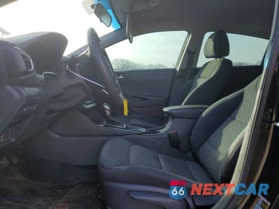 Zdjęcie 7 z 12 samochodu: 2018 HYUNDAI IONIQ BLUE VIN:KMHC65LC1JU102816 - miniatura